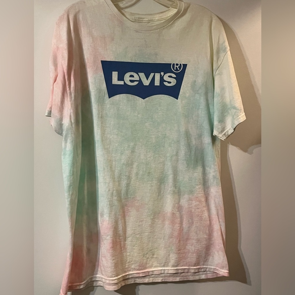 Levi short sleeve tee